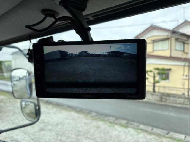 Nissan QUON 2017-02 8770745-21