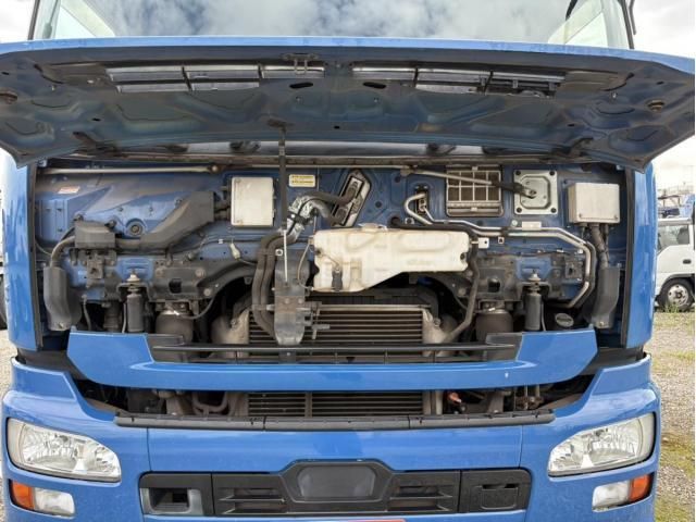 Nissan QUON 2017-02 8770745-24