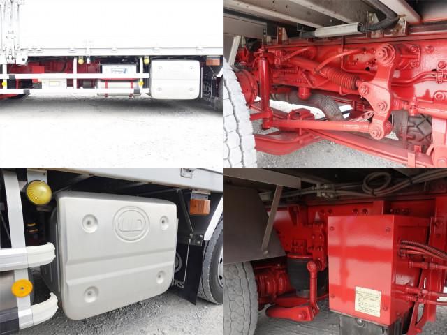 Nissan QUON 2021-10 8770742-13