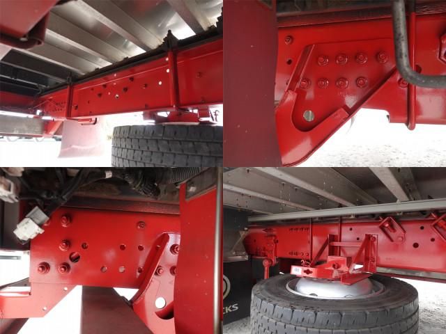 Nissan QUON 2021-10 8770742-15