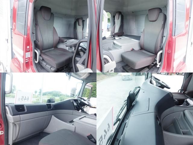Nissan QUON 2021-10 8770742-18