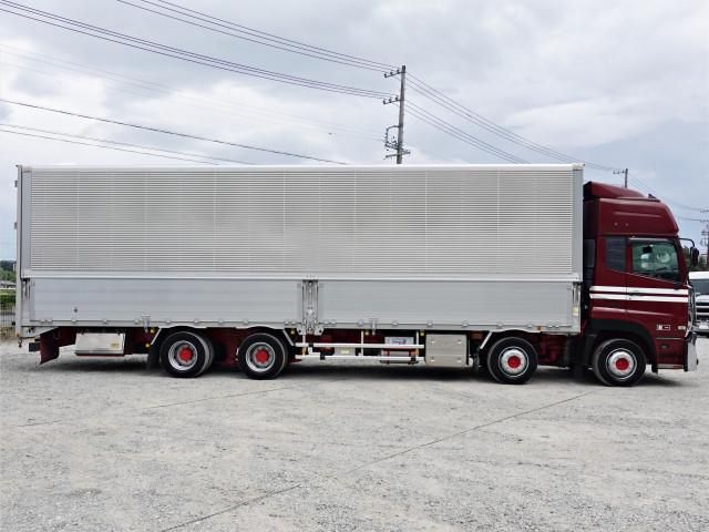 Nissan QUON 2021-10 8770742-4