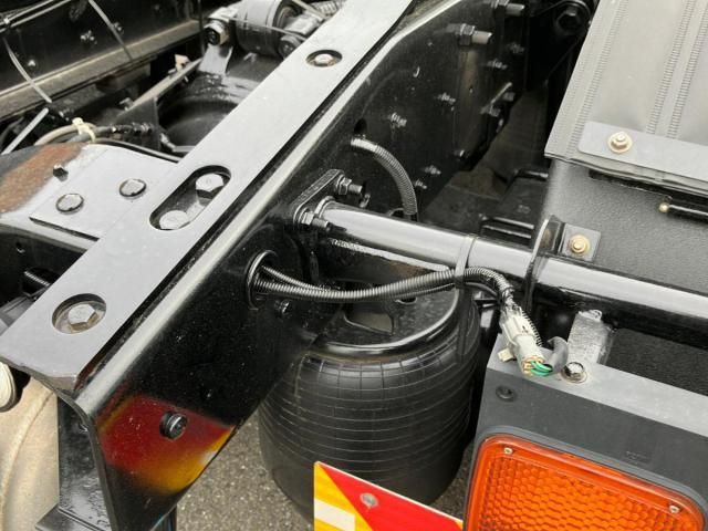 Nissan QUON 2017-09 8770746-10