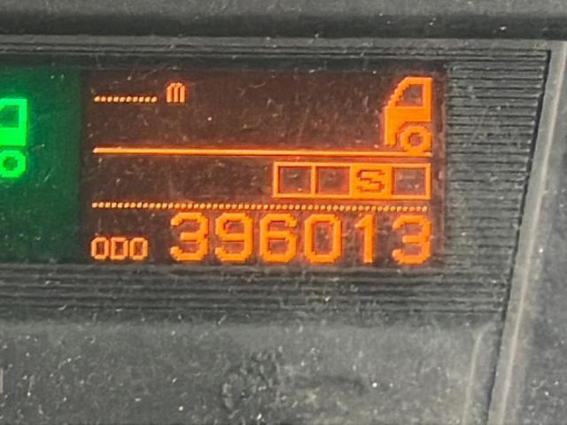 Nissan QUON 2017-09 8770746-17