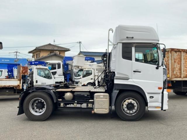 Nissan QUON 2017-09 8770746-5