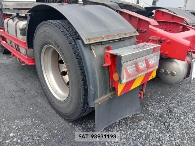 Nissan QUON 2019-01 8797245-27