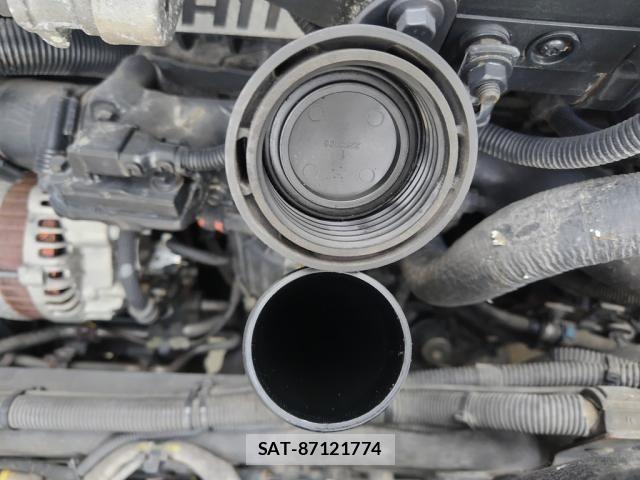Nissan QUON 2021-03 8797243-15