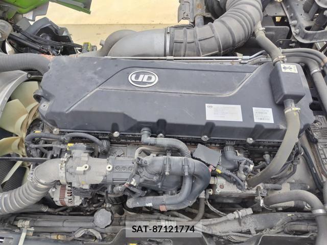 Nissan QUON 2021-03 8797243-17