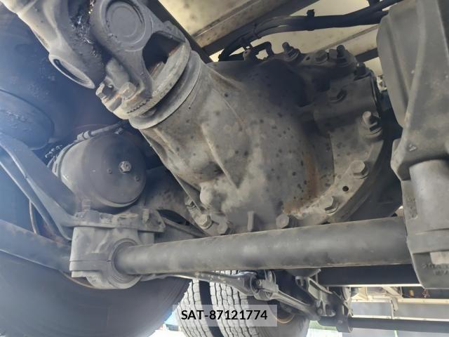 Nissan QUON 2021-03 8797243-21