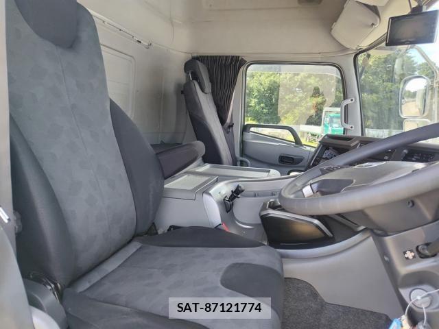 Nissan QUON 2021-03 8797243-24
