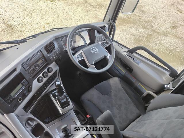 Nissan QUON 2021-03 8797243-26