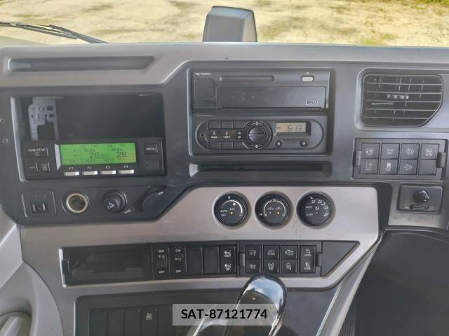 Nissan QUON 2021-03 8797243-28