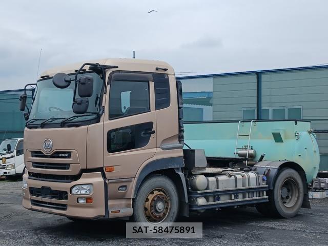Nissan QUON 2018-01 8797247-1