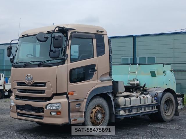 Nissan QUON 2018-01 8797247-2