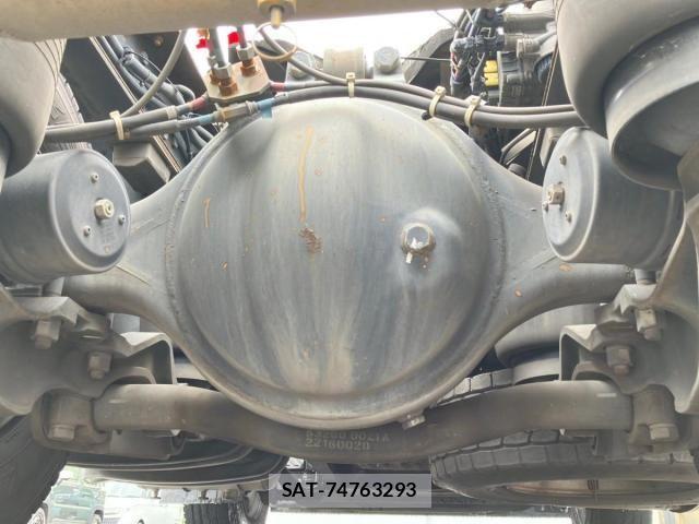 Nissan QUON 2018-06 8797244-11