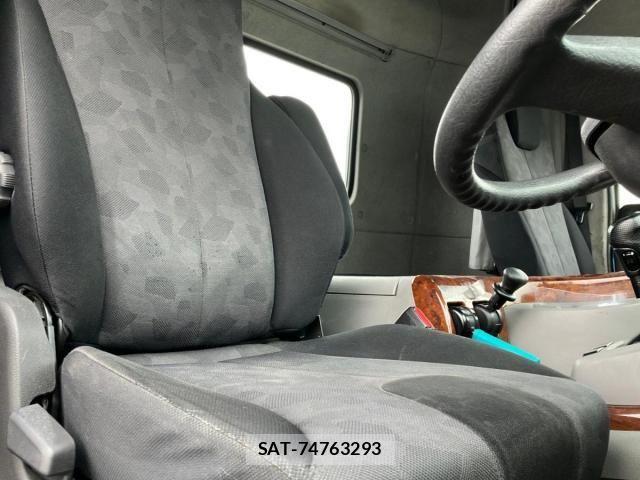 Nissan QUON 2018-06 8797244-14