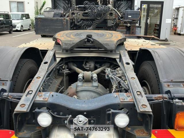 Nissan QUON 2018-06 8797244-7