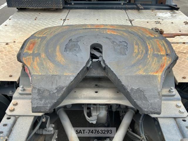 Nissan QUON 2018-06 8797244-8