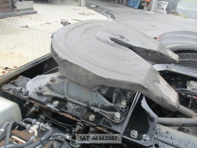 Nissan QUON 2015-06 8797246-13