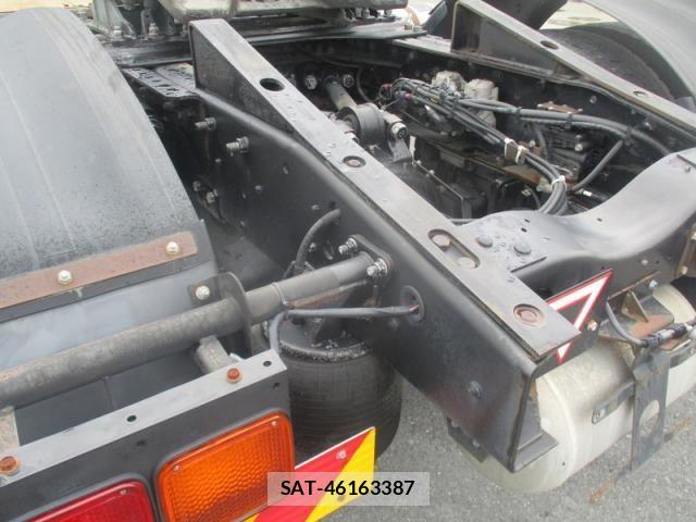 Nissan QUON 2015-06 8797246-14