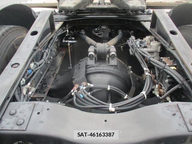 Nissan QUON 2015-06 8797246-15
