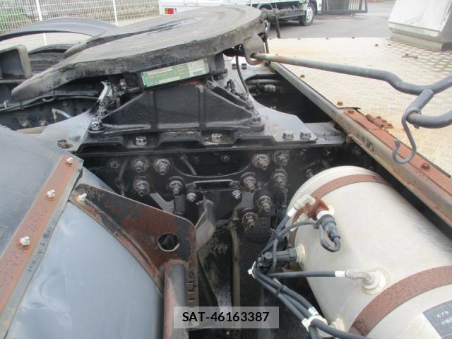 Nissan QUON 2015-06 8797246-19