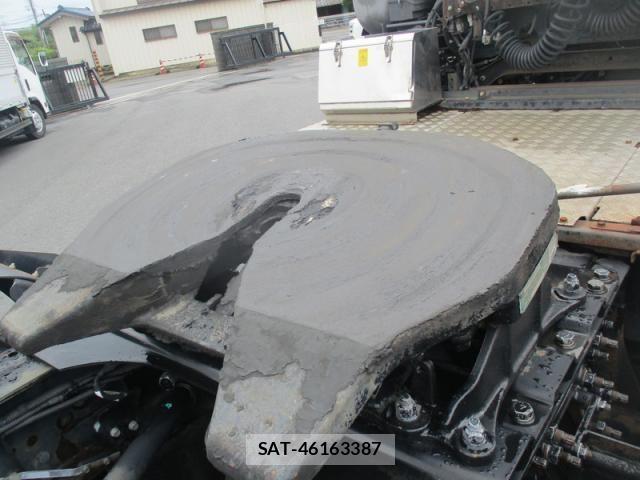 Nissan QUON 2015-06 8797246-20