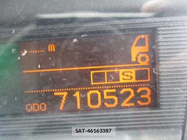 Nissan QUON 2015-06 8797246-24