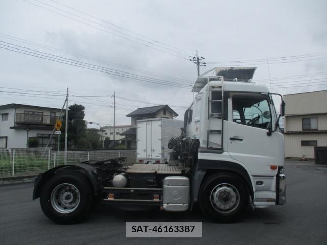 Nissan QUON 2015-06 8797246-2