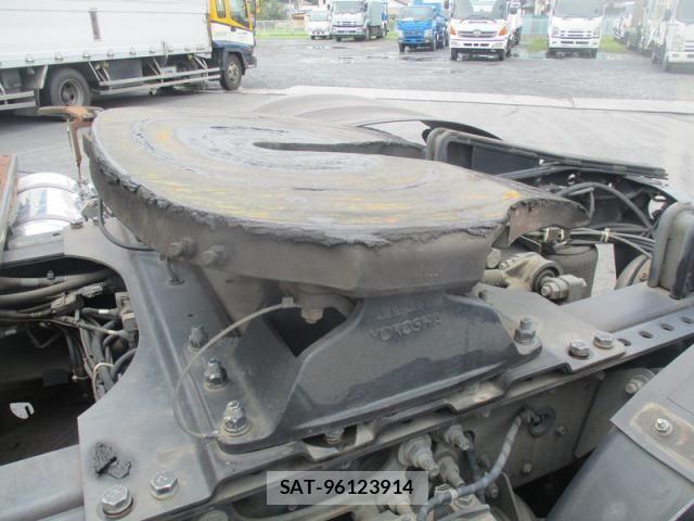 Nissan QUON 2017-05 8849638-11