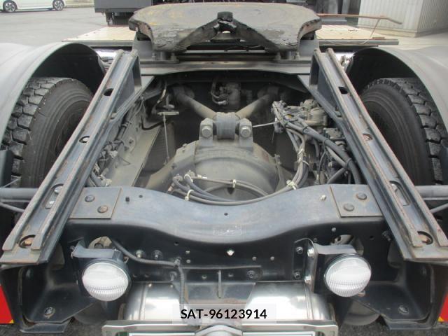 Nissan QUON 2017-05 8849638-13