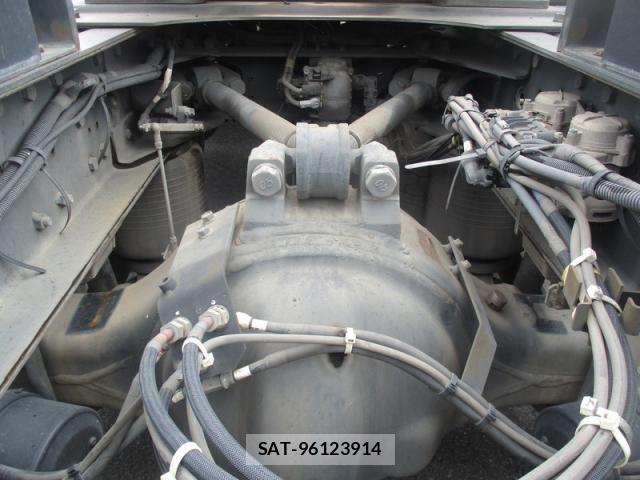 Nissan QUON 2017-05 8849638-14