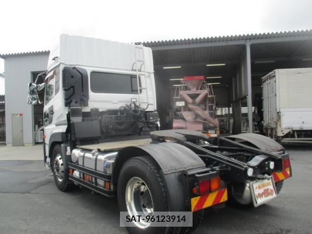 Nissan QUON 2017-05 8849638-7