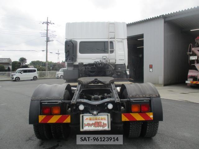 Nissan QUON 2017-05 8849638-8