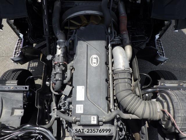 Nissan QUON 2017-08 8850445-13