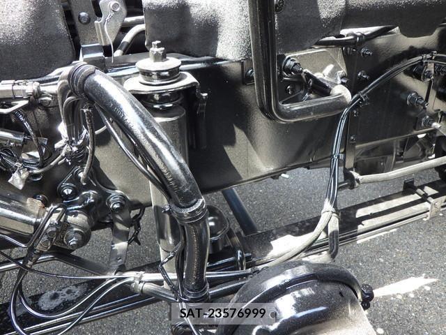 Nissan QUON 2017-08 8850445-15