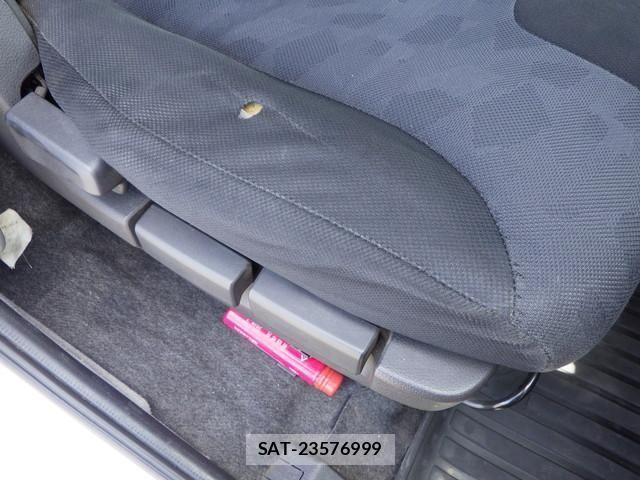 Nissan QUON 2017-08 8850445-23