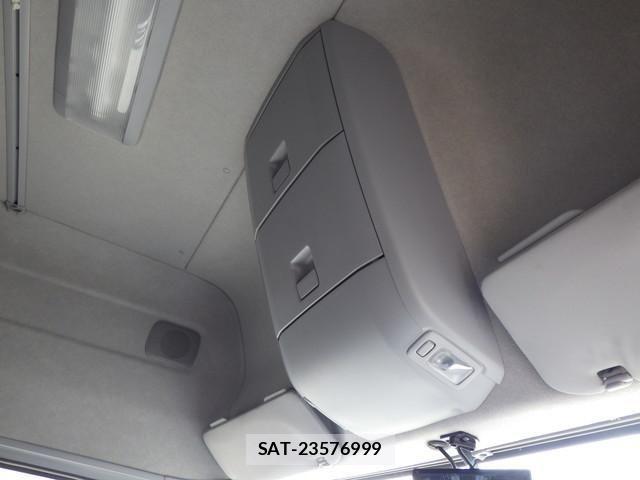 Nissan QUON 2017-08 8850445-27