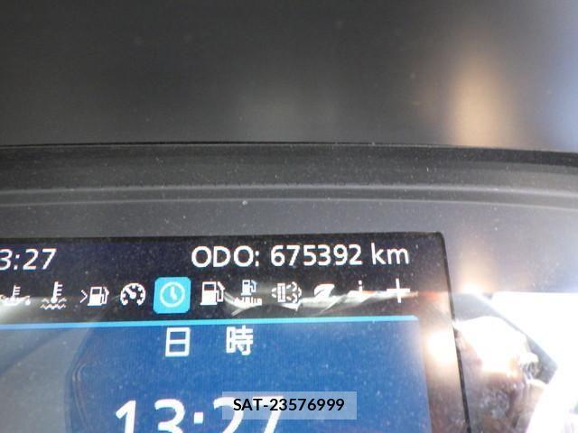 Nissan QUON 2017-08 8850445-28
