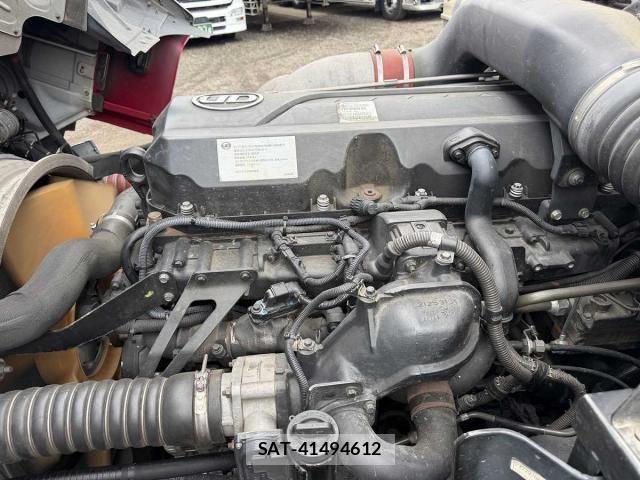 Nissan QUON 2017-11 8871901-22