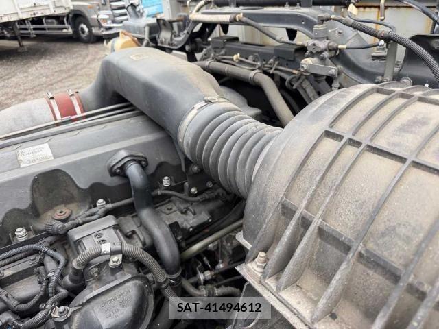 Nissan QUON 2017-11 8871901-24