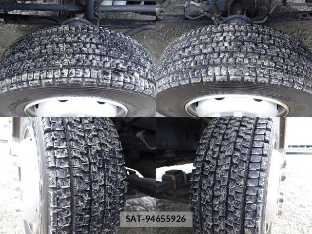 Nissan QUON 2017-11 8871899-10