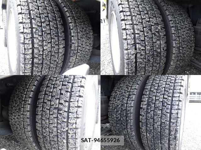 Nissan QUON 2017-11 8871899-11