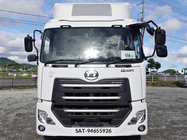 Nissan QUON 2017-11 8871899-1