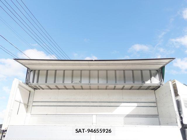 Nissan QUON 2017-11 8871899-7
