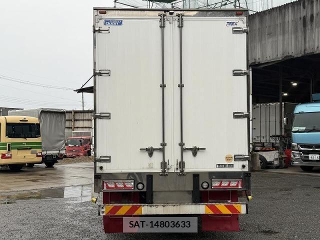 Nissan QUON 2016-05 8871902-11