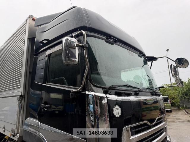 Nissan QUON 2016-05 8871902-21