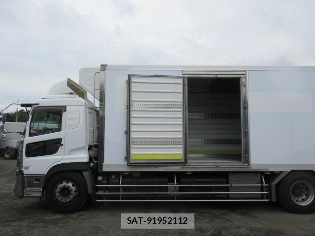 Nissan QUON 2018-03 8881751-11
