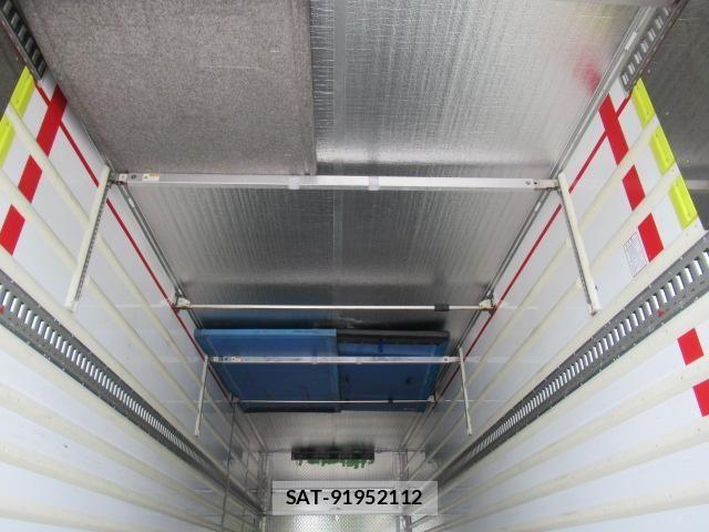 Nissan QUON 2018-03 8881751-23