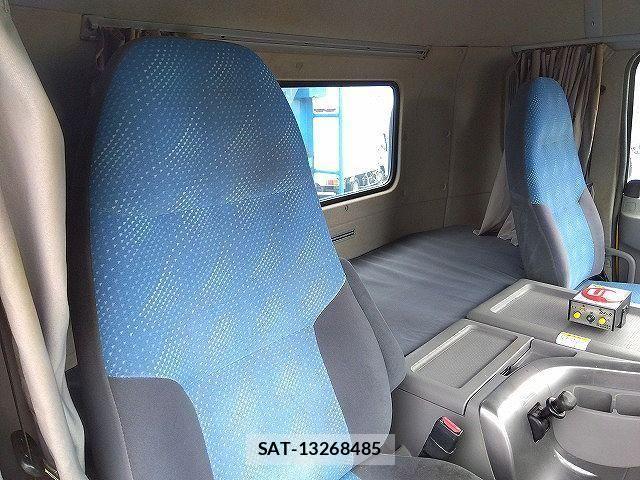 Nissan QUON 2009-09 8881755-10